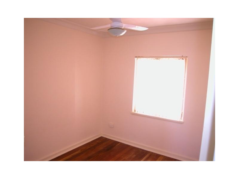 4 Conway Street, Beachlands WA 6530