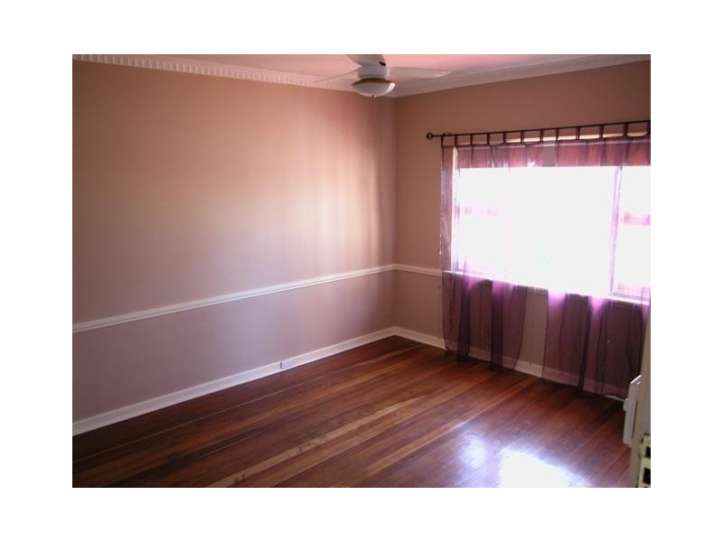 4 Conway Street, Beachlands WA 6530