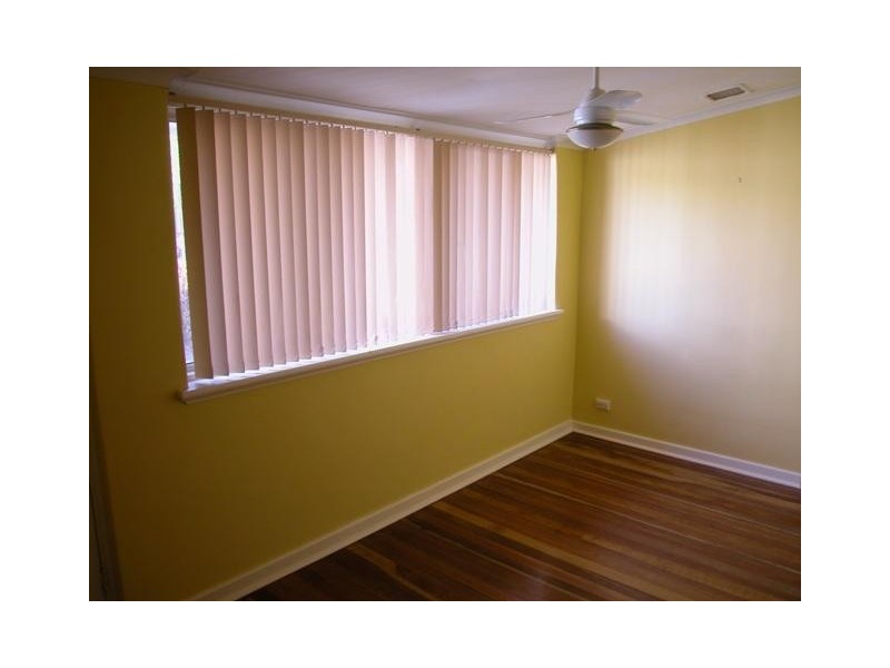 4 Conway Street, Beachlands WA 6530