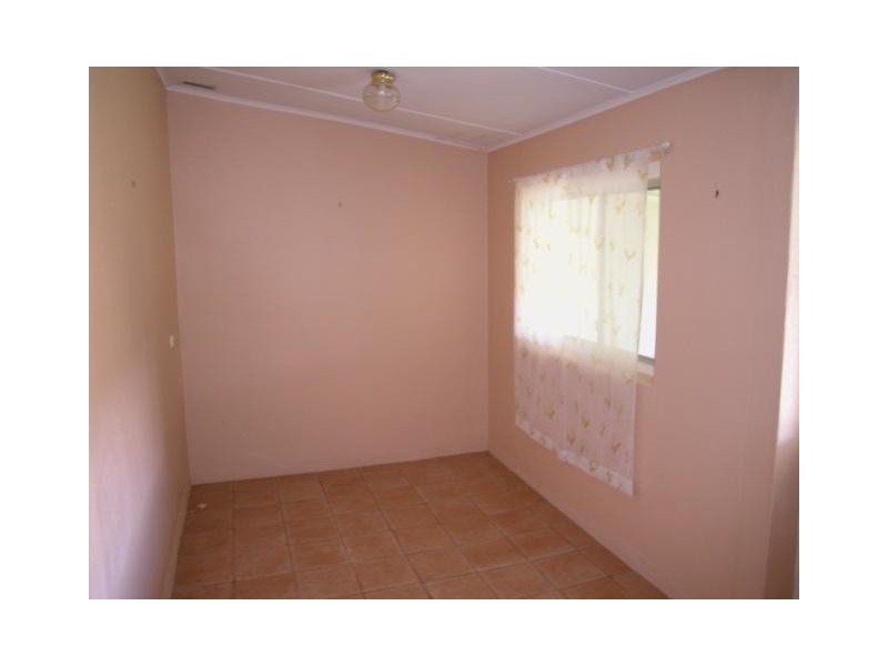 4 Conway Street, Beachlands WA 6530