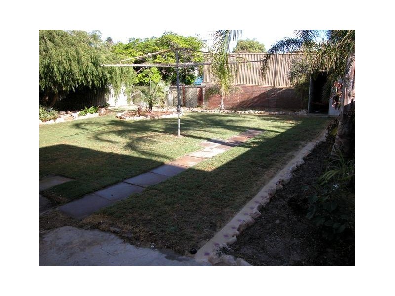 4 Conway Street, Beachlands WA 6530