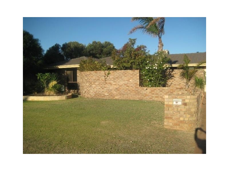 27 Kultown Drive, Waggrakine WA 6530