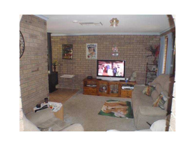 27 Kultown Drive, Waggrakine WA 6530