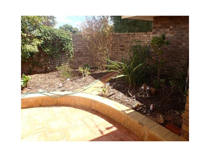 27 Kultown Drive, Waggrakine WA 6530