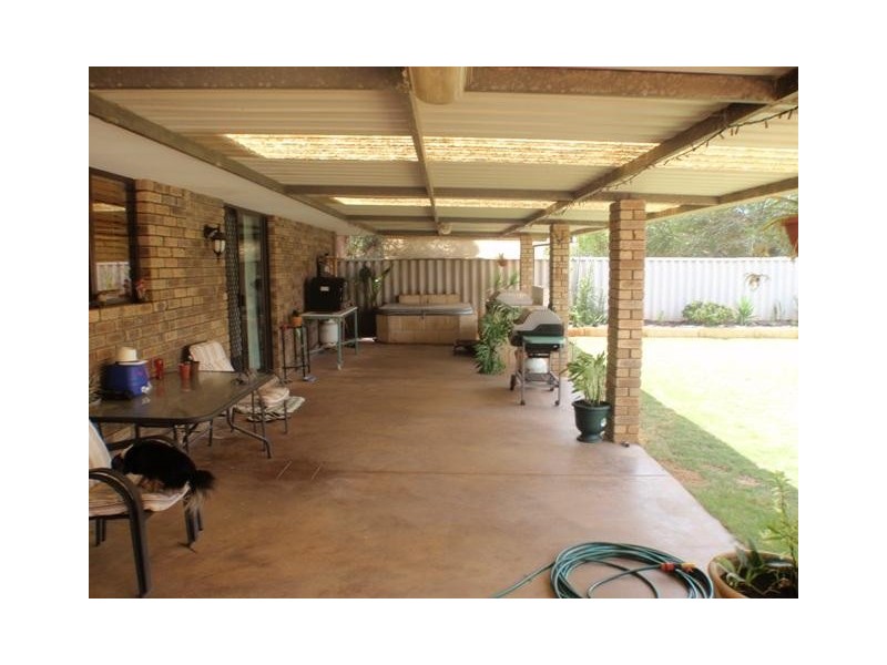 27 Kultown Drive, Waggrakine WA 6530