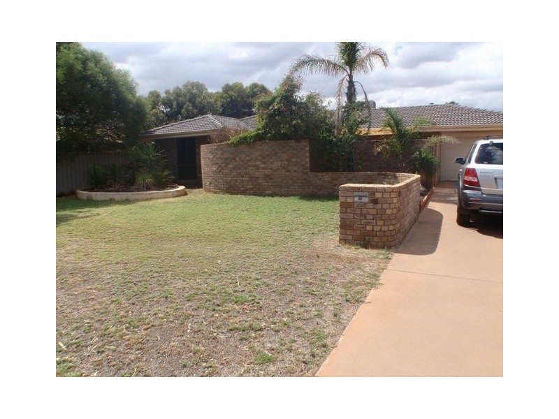 27 Kultown Drive, Waggrakine WA 6530