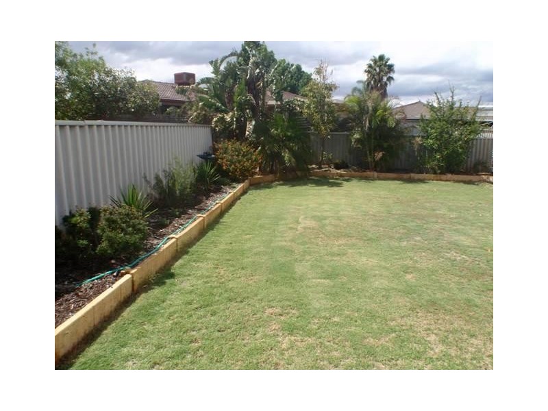 27 Kultown Drive, Waggrakine WA 6530