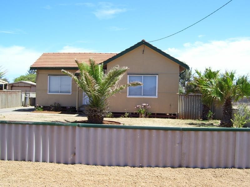 7 Eliot Street, Beachlands WA 6530