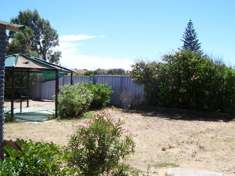 7 Eliot Street, Beachlands WA 6530