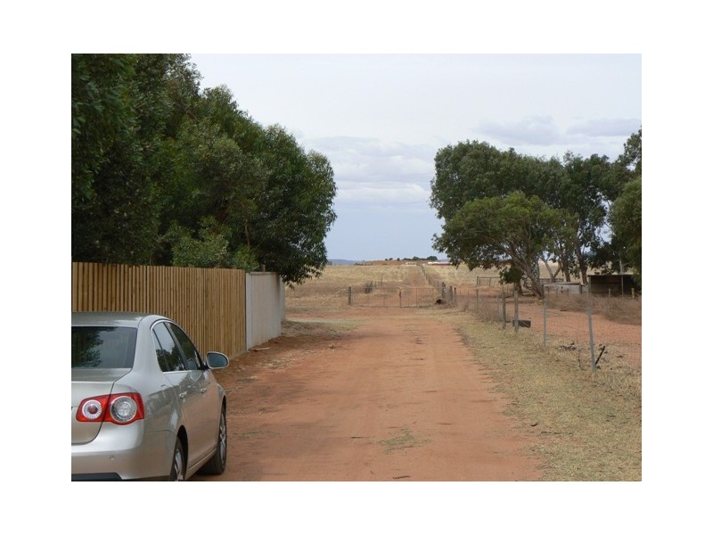 371 Edward Road, Meru WA 6530