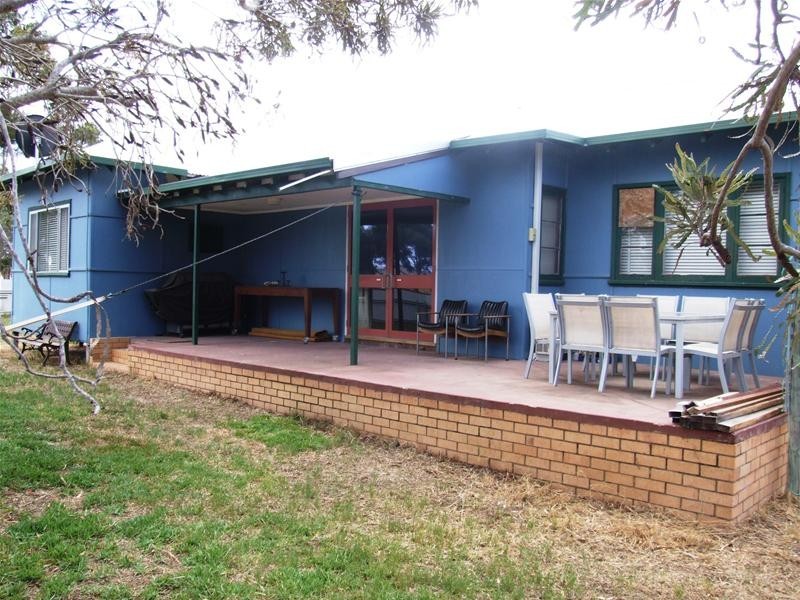 665 Allanooka Springs Road, Walkaway WA 6528