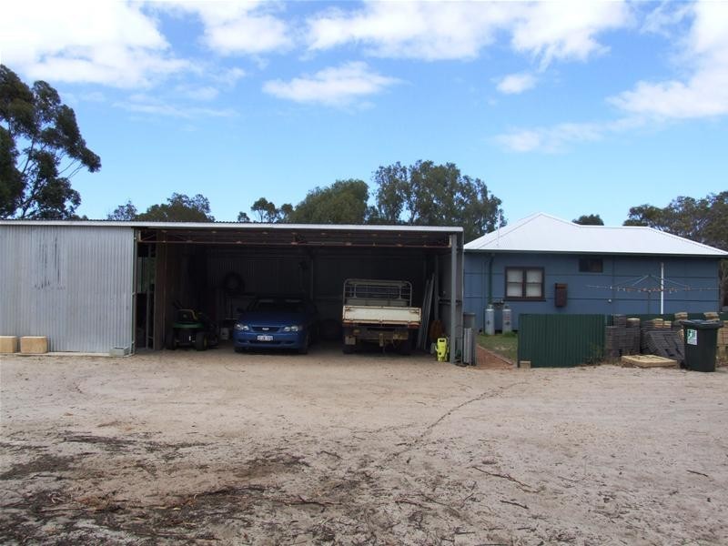 665 Allanooka Springs Road, Walkaway WA 6528