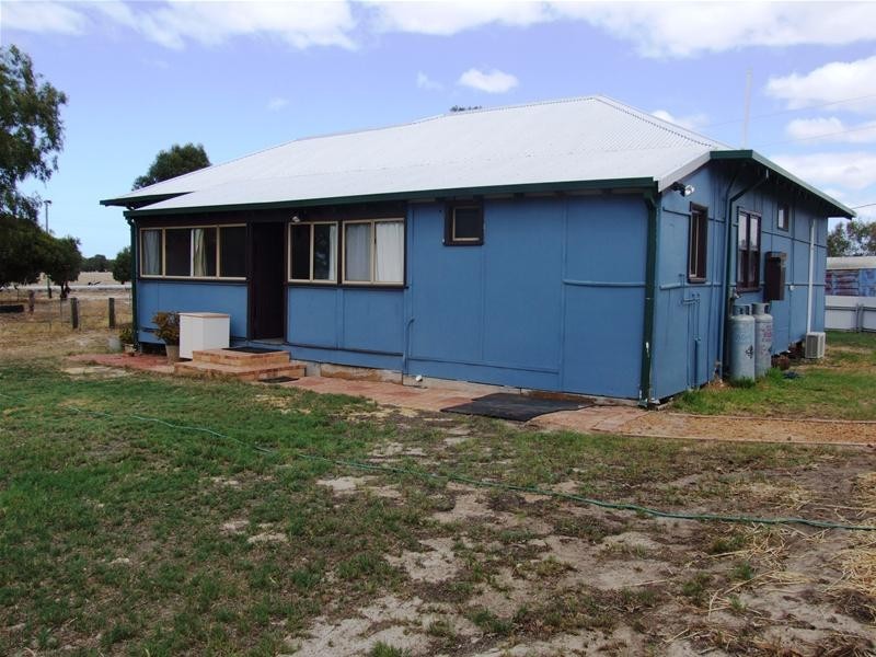 665 Allanooka Springs Road, Walkaway WA 6528