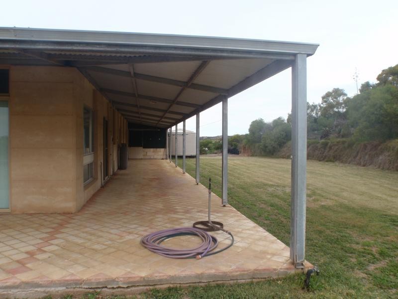 77 McCartney Road, Greenough WA 6532