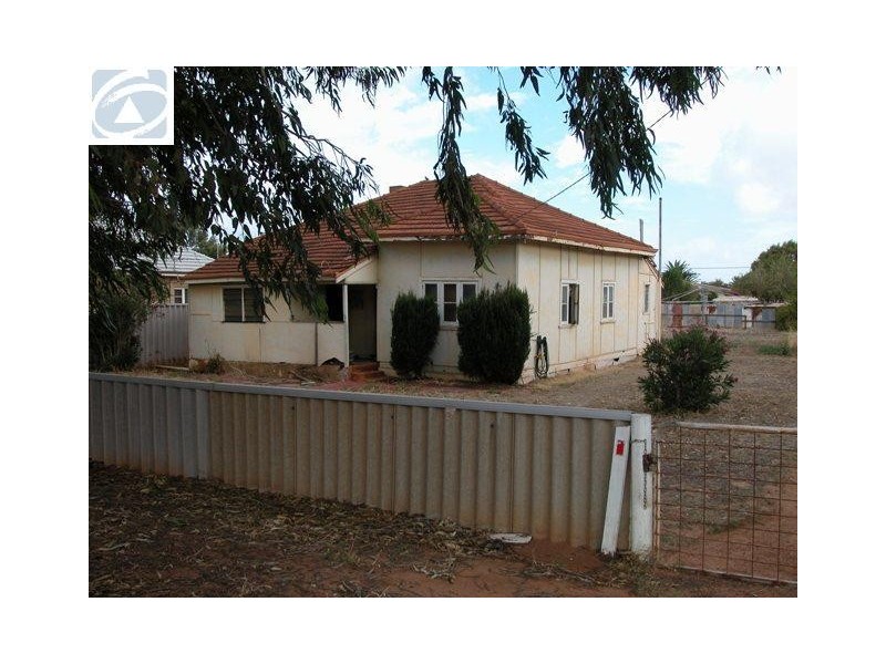 221 Second Street, Wonthella WA 6530