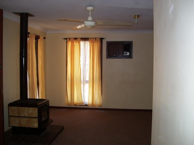 16 Joshua Way, Karloo WA 6530