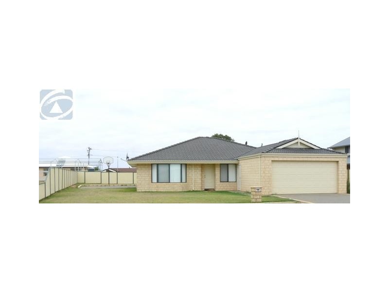 4 Halfmoon Drive, Waggrakine WA 6530