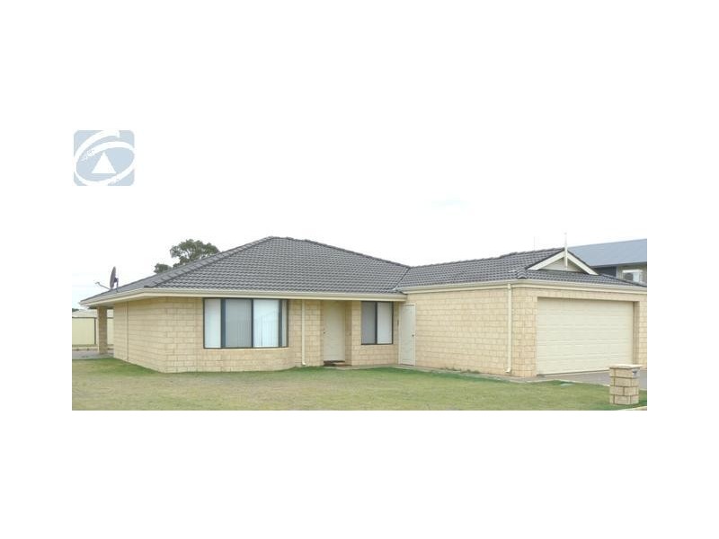 4 Halfmoon Drive, Waggrakine WA 6530