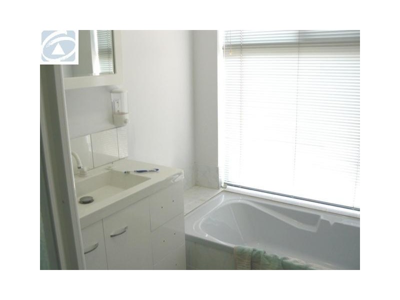 14 Halfmoon Drive, Waggrakine WA 6530