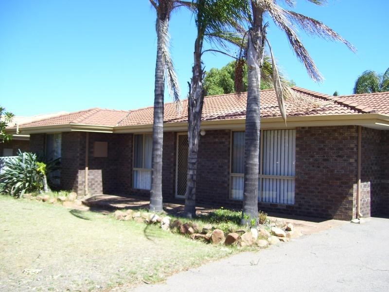 4 Yarraman Road, Waggrakine WA 6530