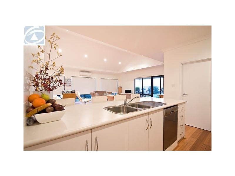 15 Reef Boulevard, Drummond Cove WA 6532