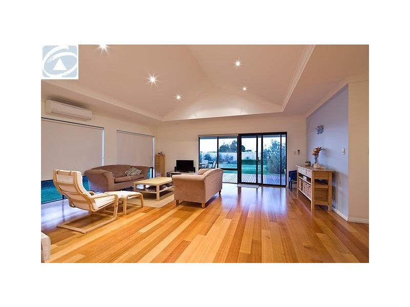 15 Reef Boulevard, Drummond Cove WA 6532