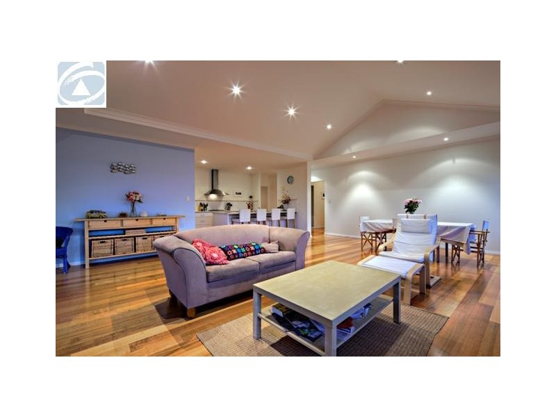 15 Reef Boulevard, Drummond Cove WA 6532