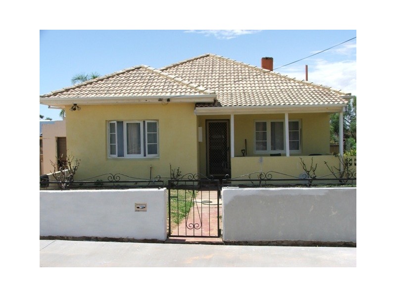 225A Fifth Street, Wonthella WA 6530