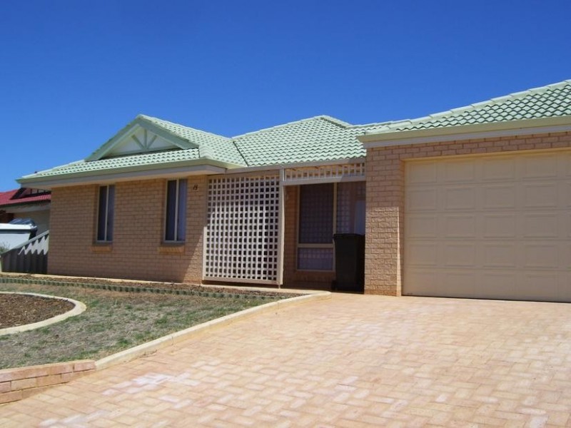 13 Hillview Drive, Drummond Cove WA 6532