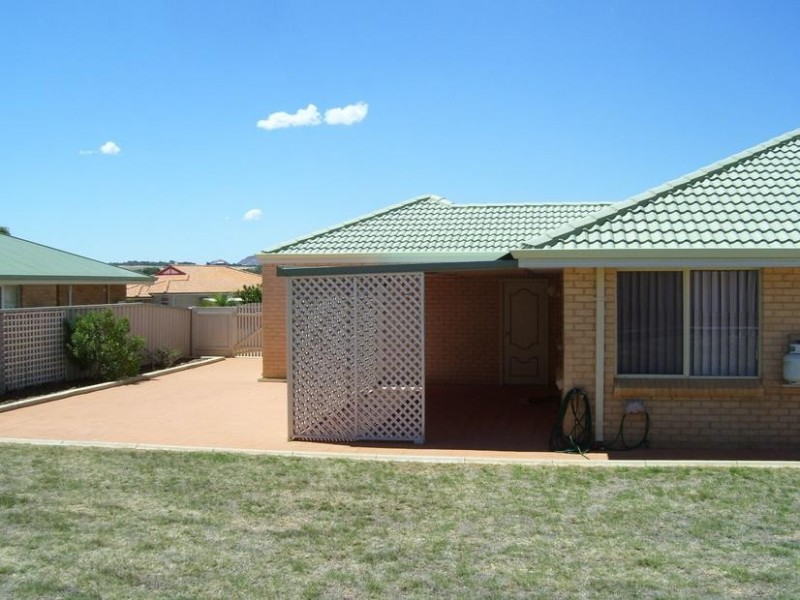 13 Hillview Drive, Drummond Cove WA 6532