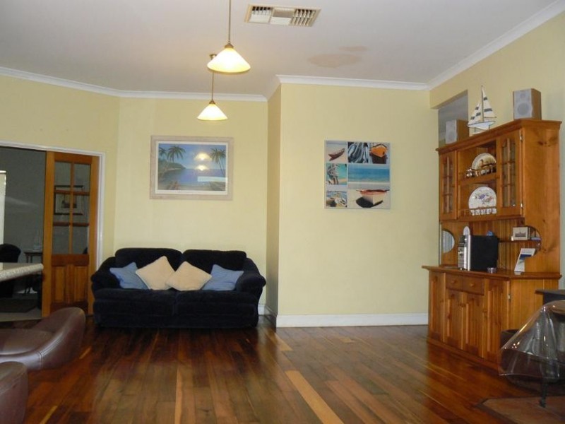 8 Quayside Vista, Drummond Cove WA 6532