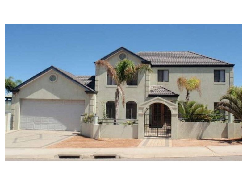 8 Endeavour Drive, Wandina WA 6530