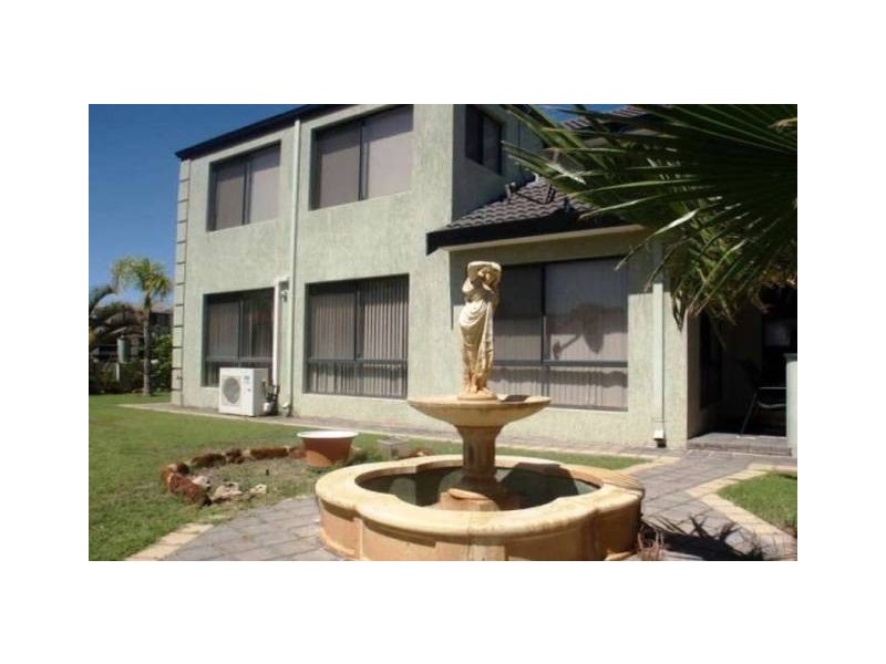 8 Endeavour Drive, Wandina WA 6530