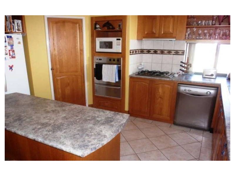 8 Endeavour Drive, Wandina WA 6530