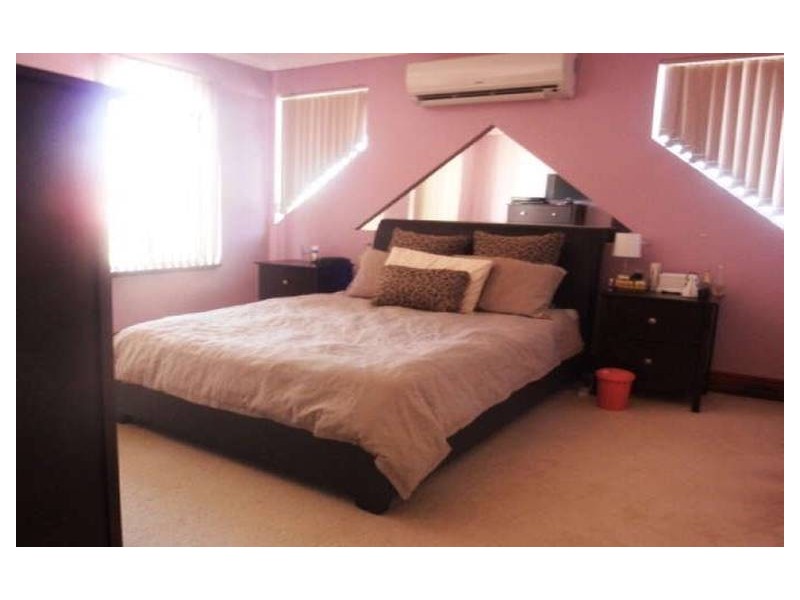 8 Endeavour Drive, Wandina WA 6530