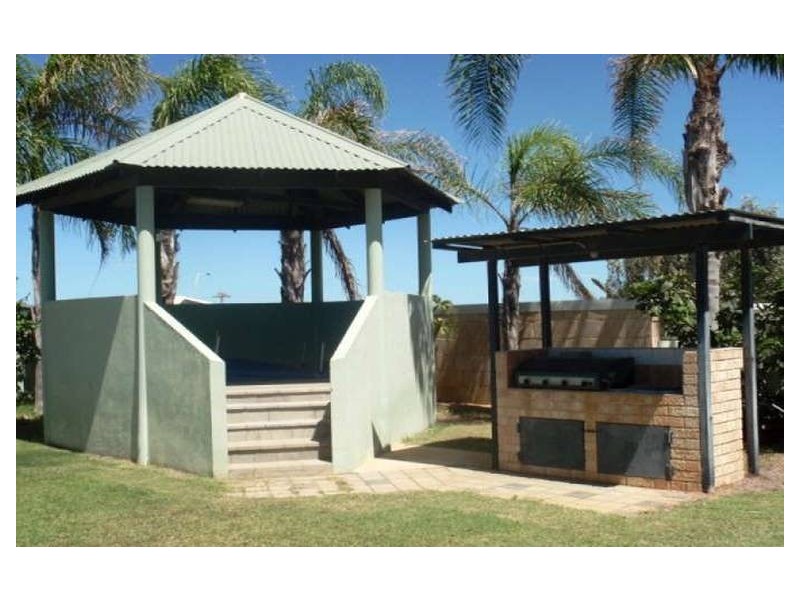 8 Endeavour Drive, Wandina WA 6530