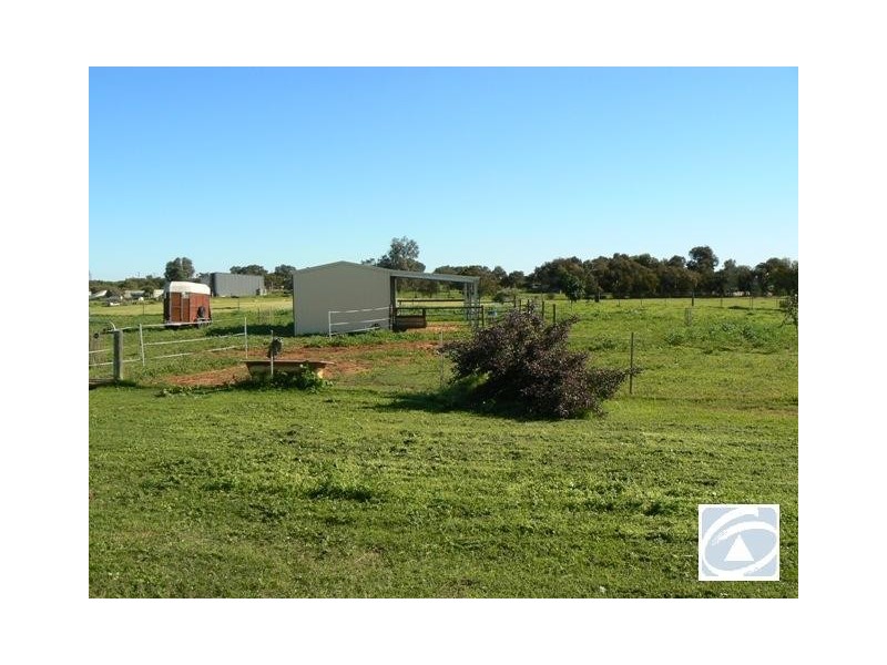 3 Smart Drive, Deepdale WA 6532