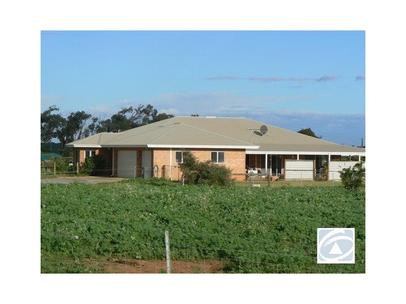 3 Smart Drive, Deepdale WA 6532
