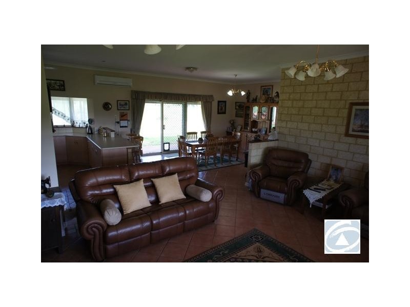 240 McCartney Road, Greenough WA 6532