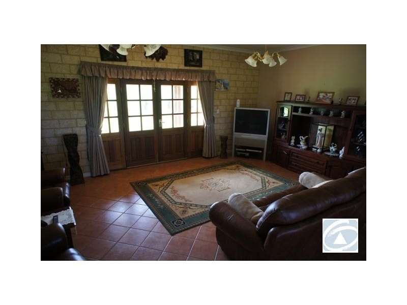 240 McCartney Road, Greenough WA 6532