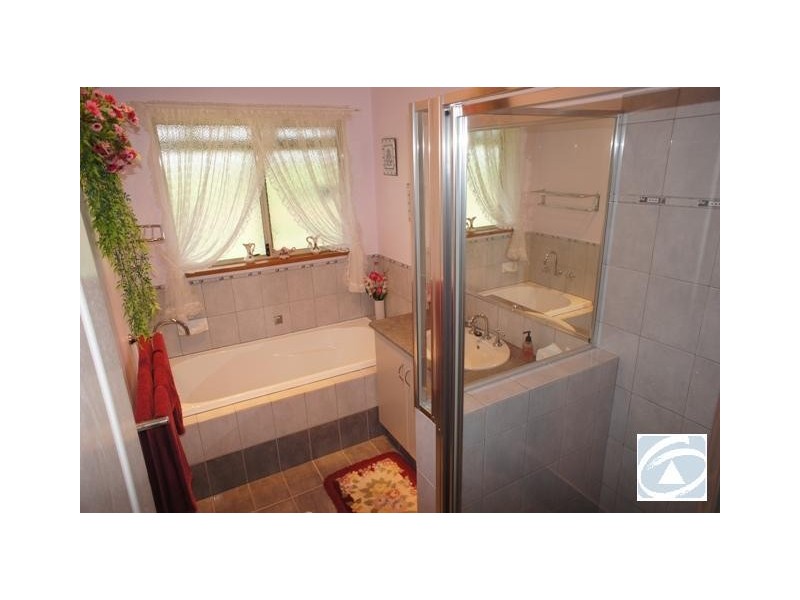 240 McCartney Road, Greenough WA 6532