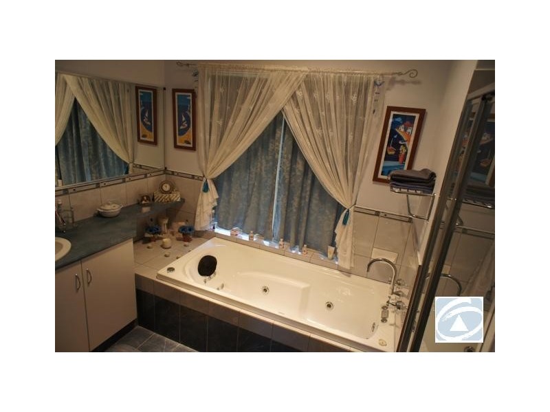 240 McCartney Road, Greenough WA 6532