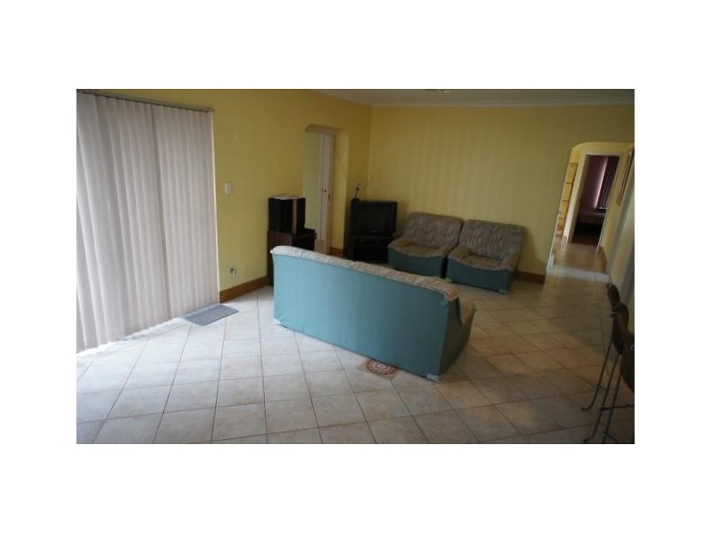 8 Endeavour Drive, Wandina WA 6530