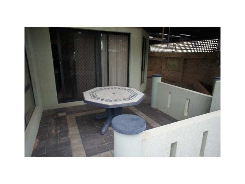 8 Endeavour Drive, Wandina WA 6530