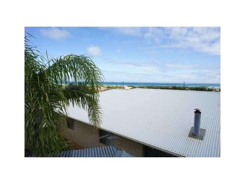 8 Endeavour Drive, Wandina WA 6530