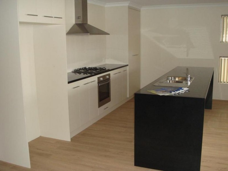 B/242 SECOND STREET, Wonthella WA 6530