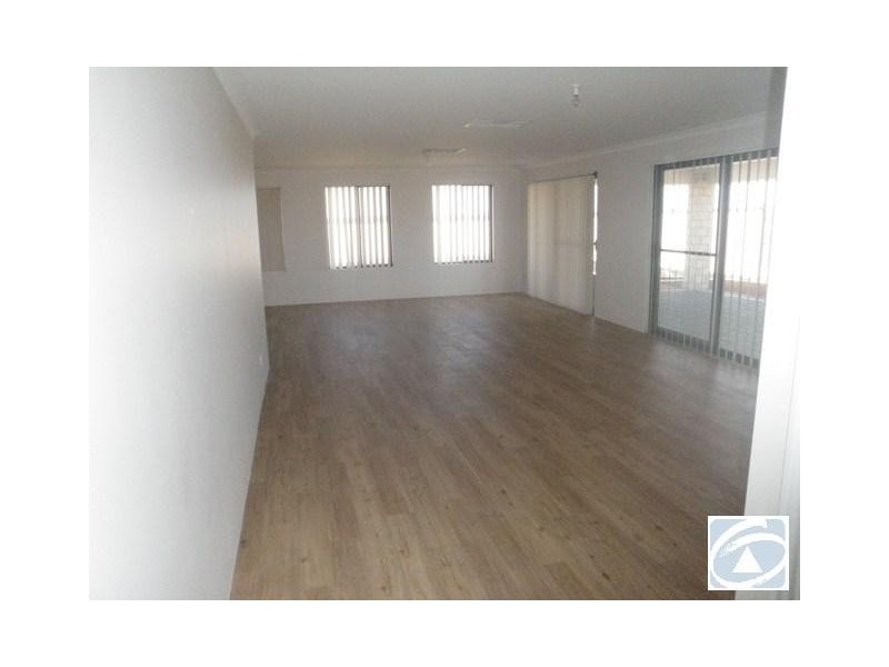 39 Weeloo Road, Waggrakine WA 6530