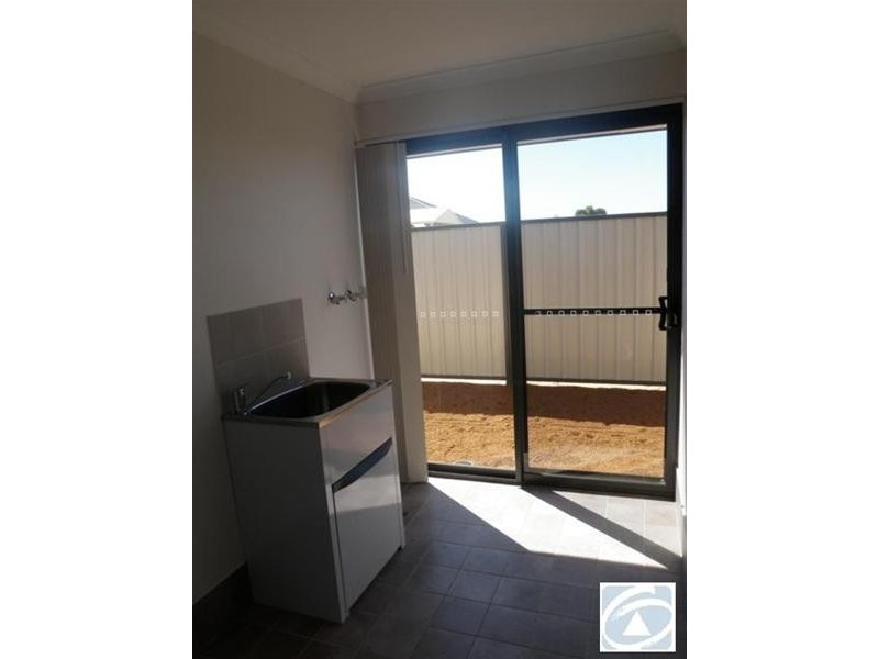 39 Weeloo Road, Waggrakine WA 6530