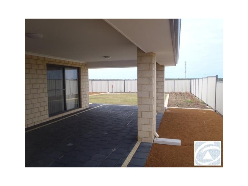 39 Weeloo Road, Waggrakine WA 6530