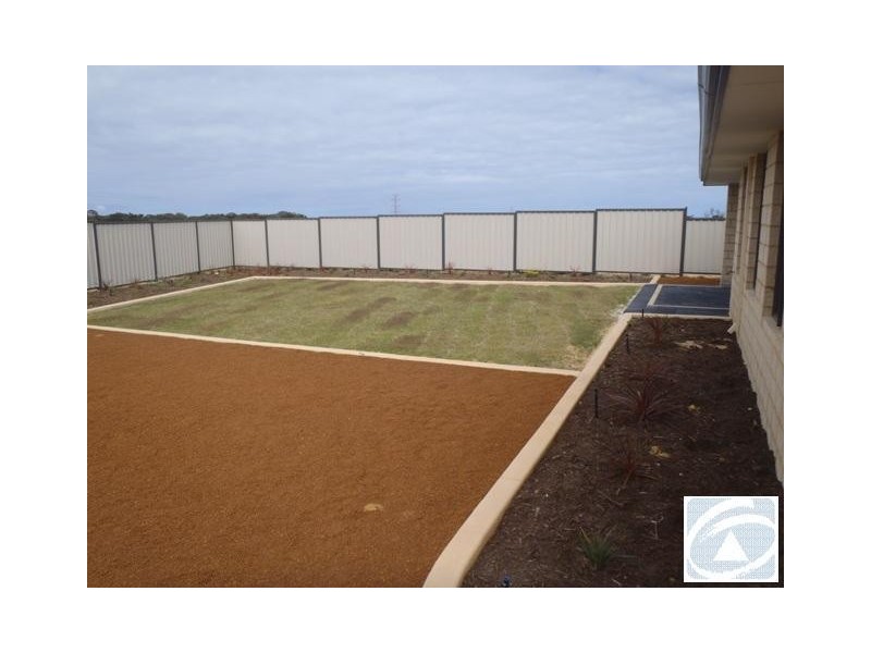 39 Weeloo Road, Waggrakine WA 6530